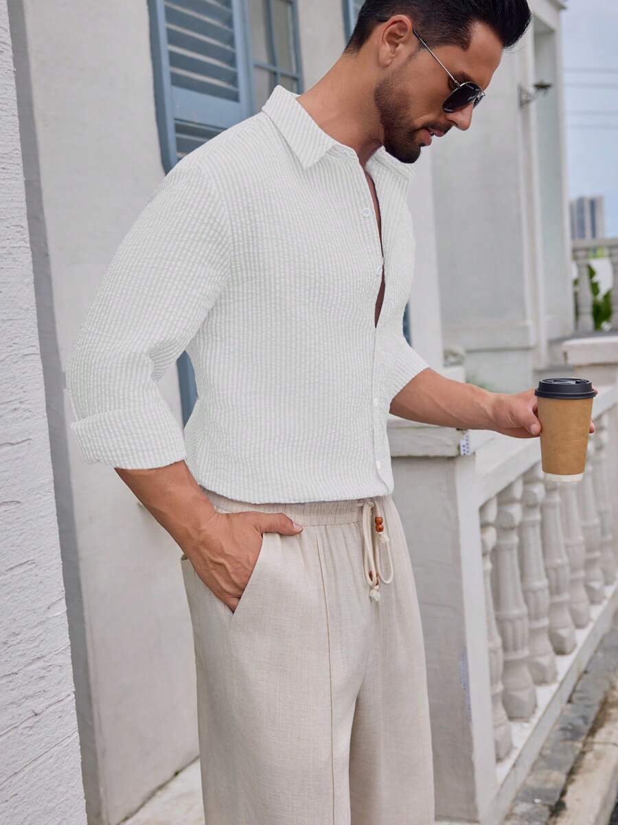 Camisa Masculina de Tecido Texturizado com Listras