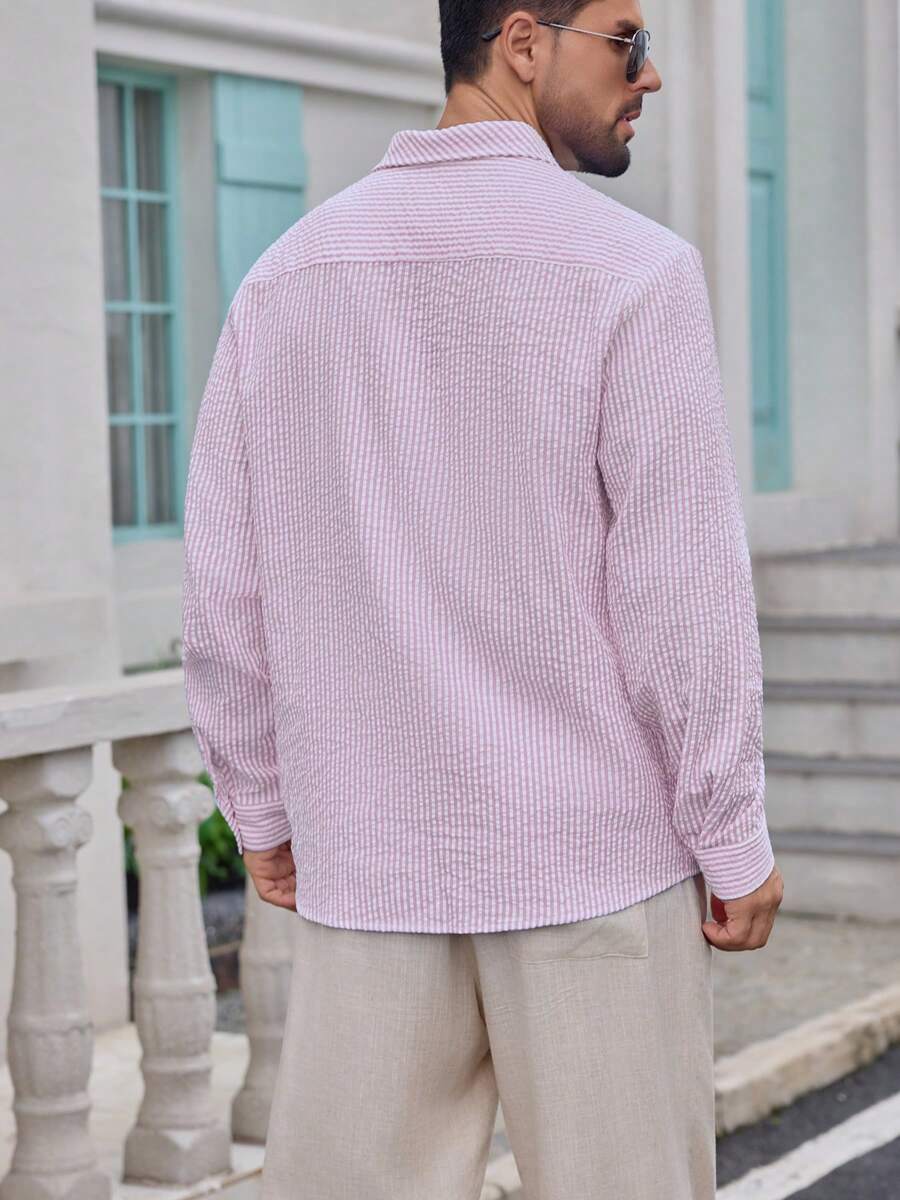 Camisa Masculina de Tecido Texturizado com Listras