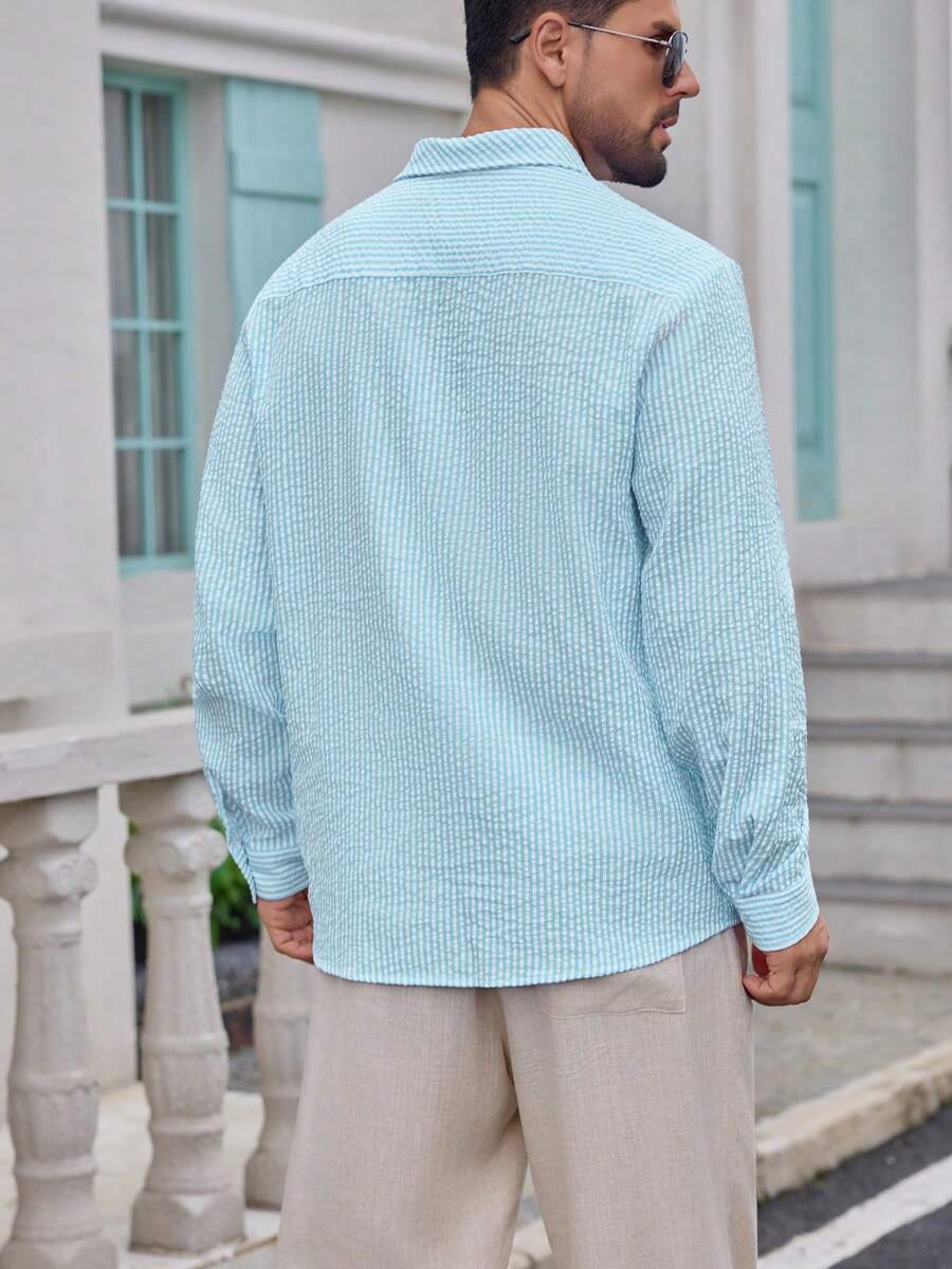 Camisa Masculina de Tecido Texturizado com Listras