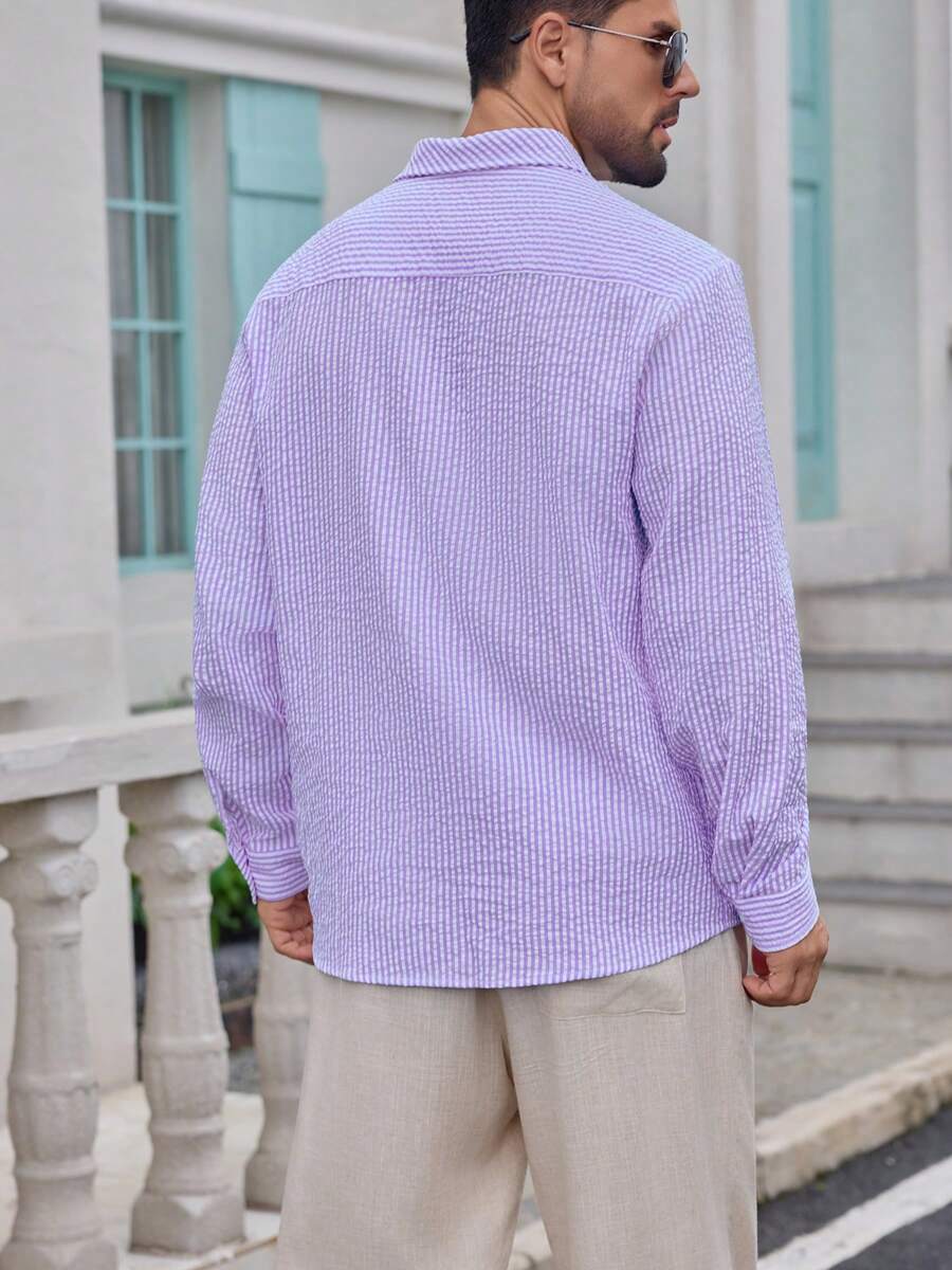 Camisa Masculina de Tecido Texturizado com Listras