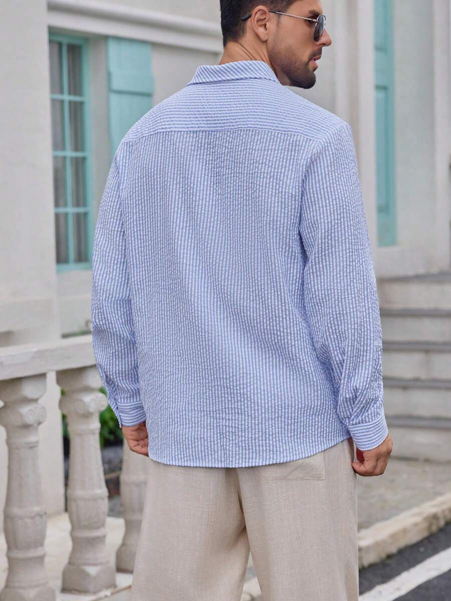 Camisa Masculina de Tecido Texturizado com Listras