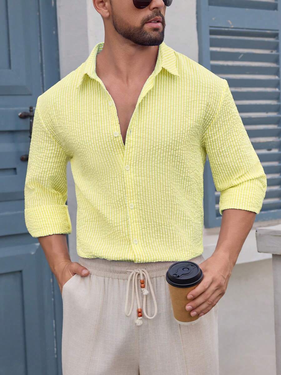 Camisa Masculina de Tecido Texturizado com Listras