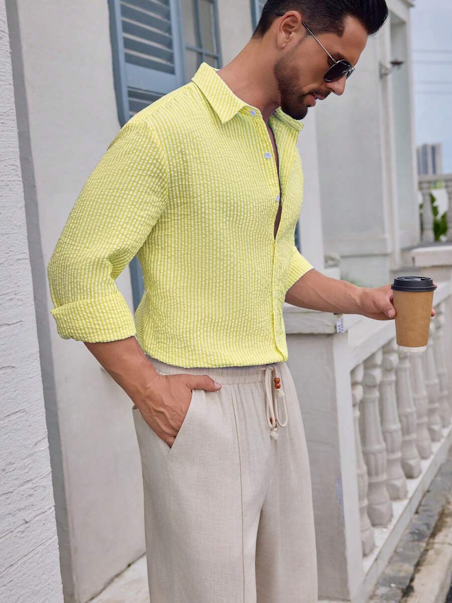 Camisa Masculina de Tecido Texturizado com Listras