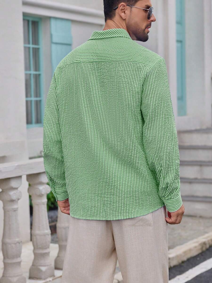 Camisa Masculina de Tecido Texturizado com Listras