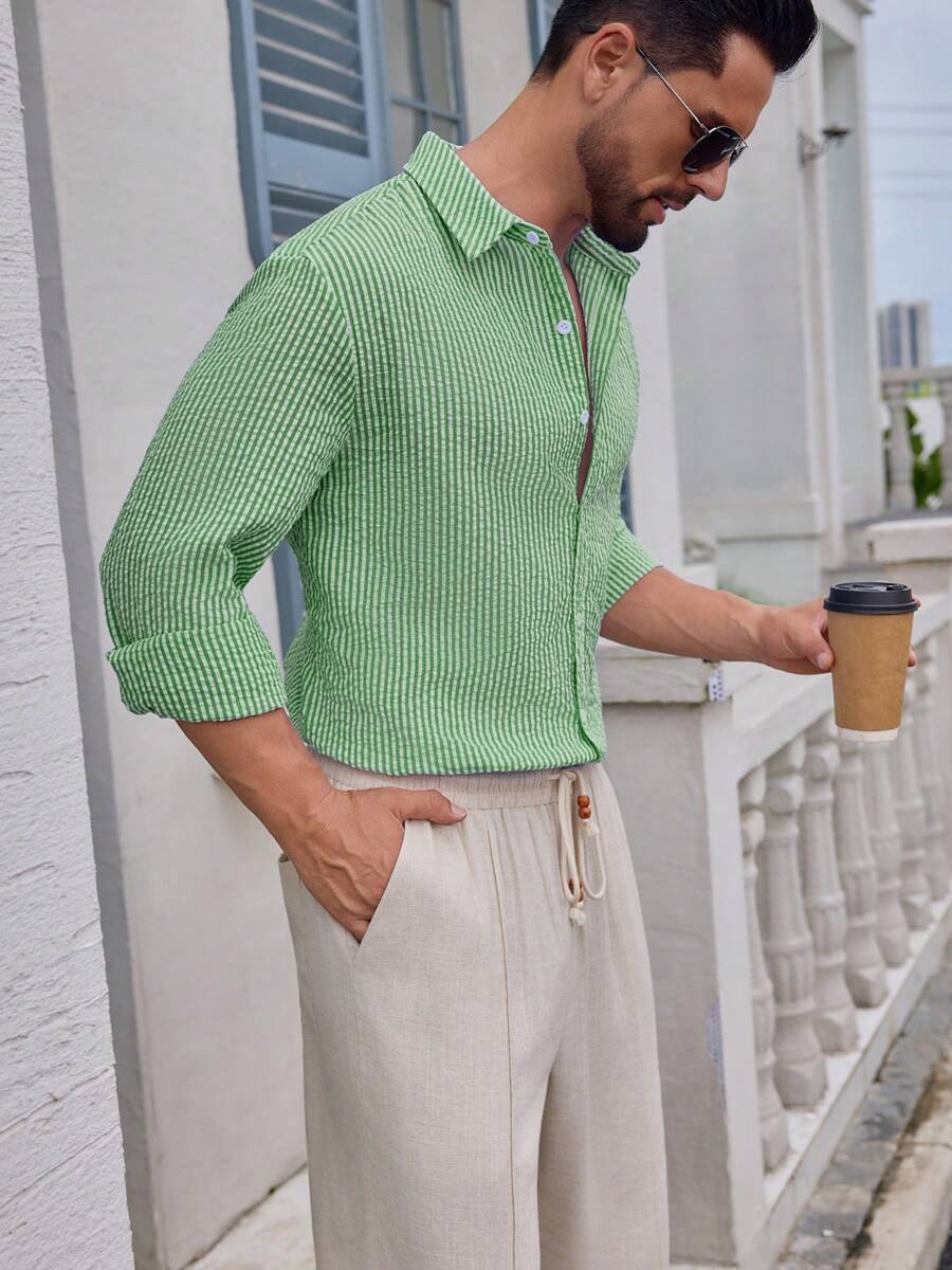 Camisa Masculina de Tecido Texturizado com Listras