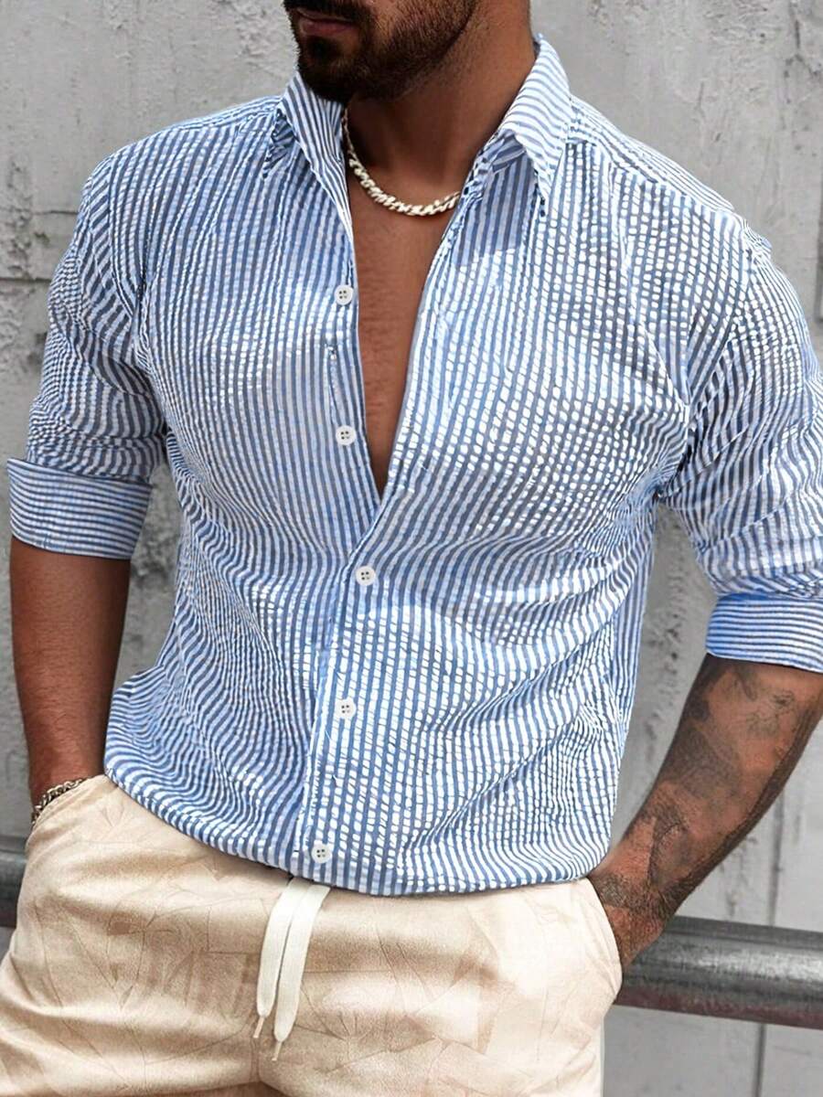 Camisa Masculina de Tecido Texturizado com Listras