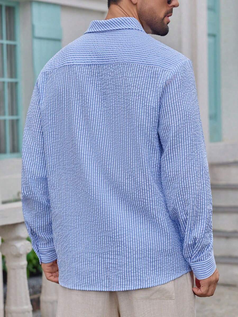 Camisa Masculina de Tecido Texturizado com Listras