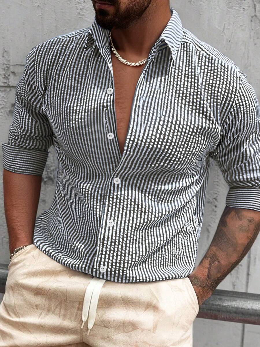 Camisa Masculina de Tecido Texturizado com Listras