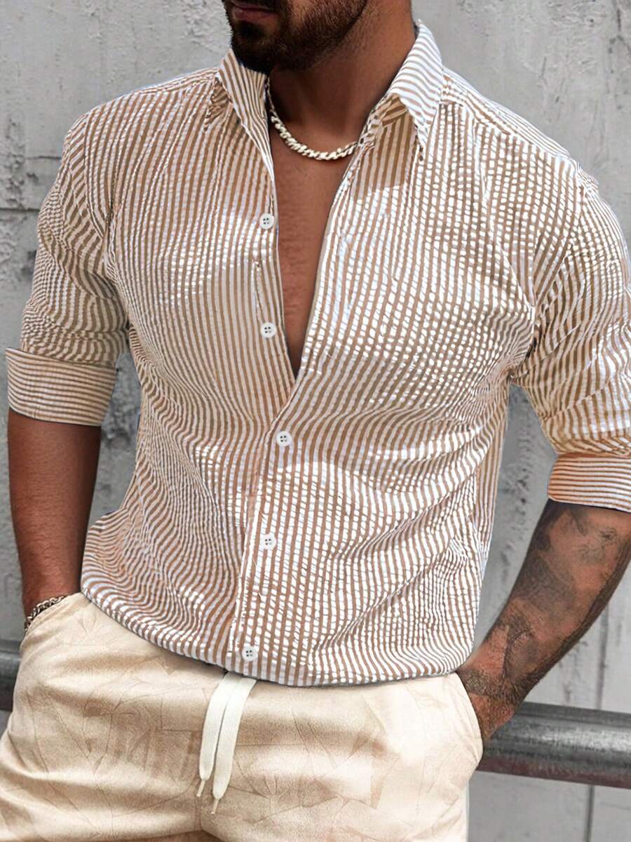 Camisa Masculina de Tecido Texturizado com Listras