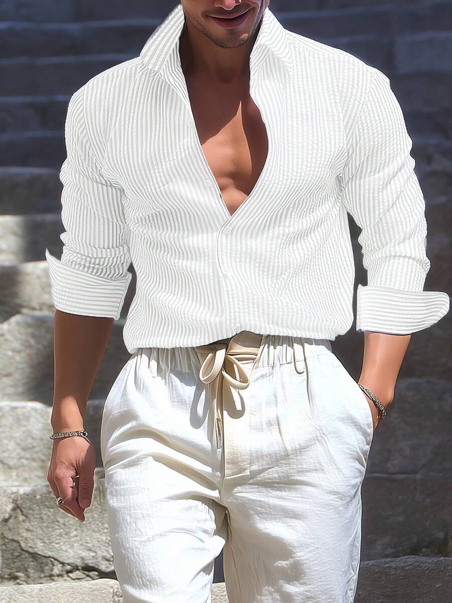 Camisa Masculina de Tecido Texturizado com Listras